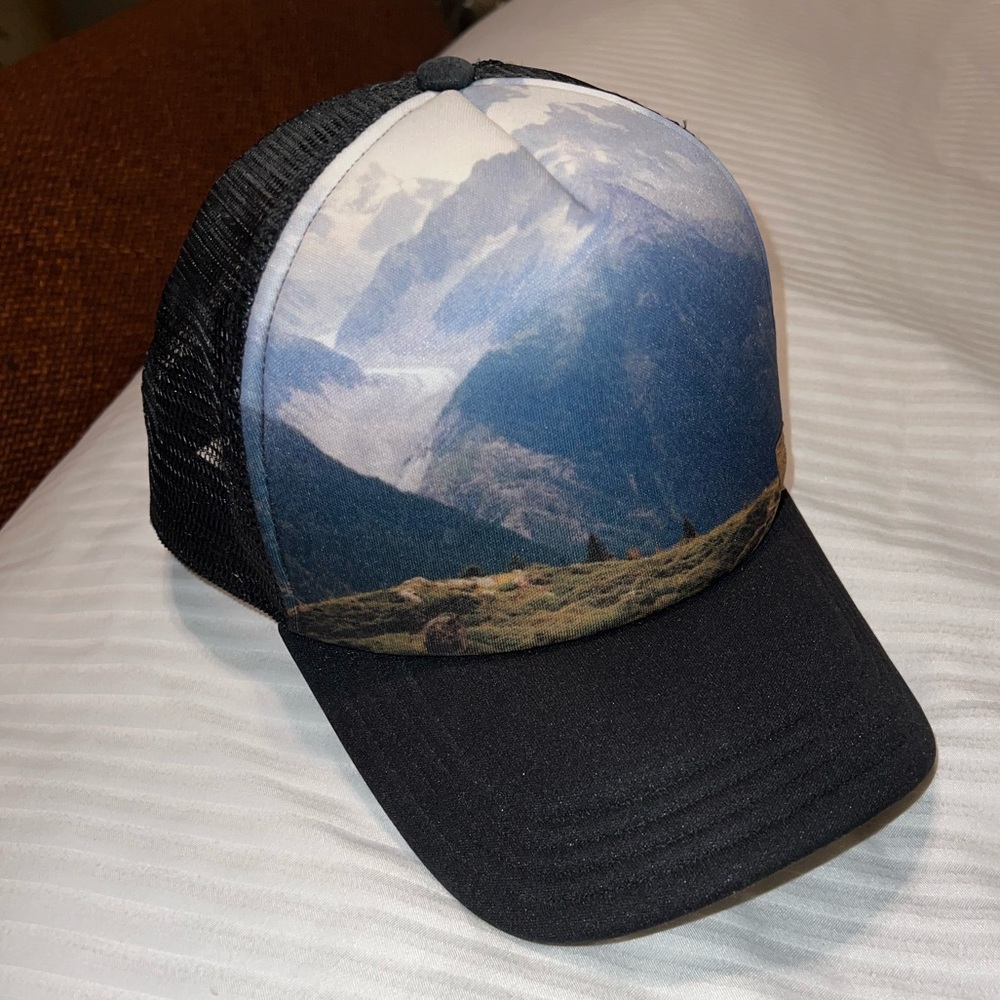 North Face black snapback Mountain hat
